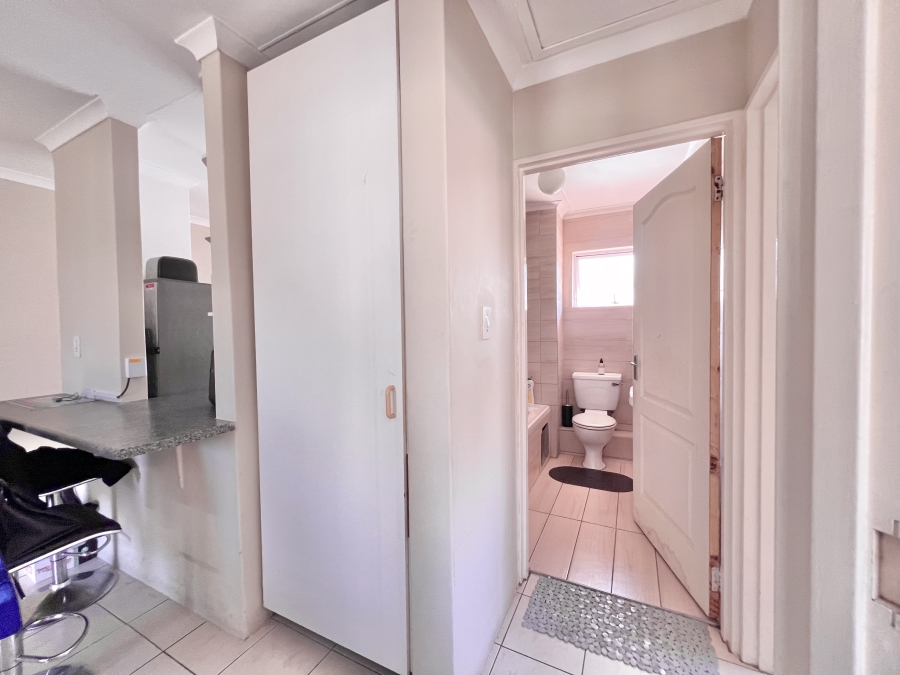 2 Bedroom Property for Sale in Morningside KwaZulu-Natal