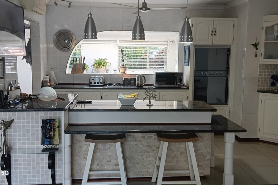 5 Bedroom Property for Sale in Meer En See KwaZulu-Natal