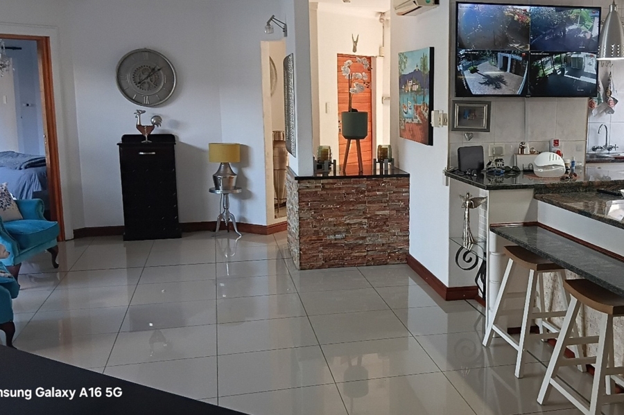 5 Bedroom Property for Sale in Meer En See KwaZulu-Natal