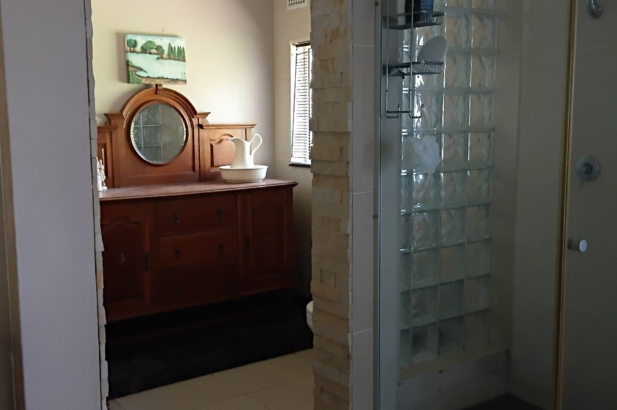 5 Bedroom Property for Sale in Meer En See KwaZulu-Natal