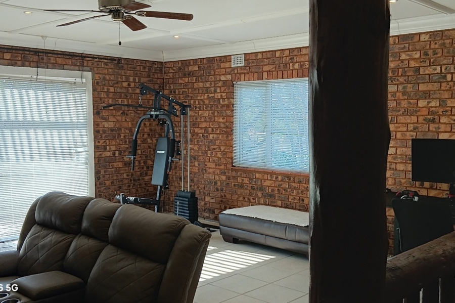 5 Bedroom Property for Sale in Meer En See KwaZulu-Natal
