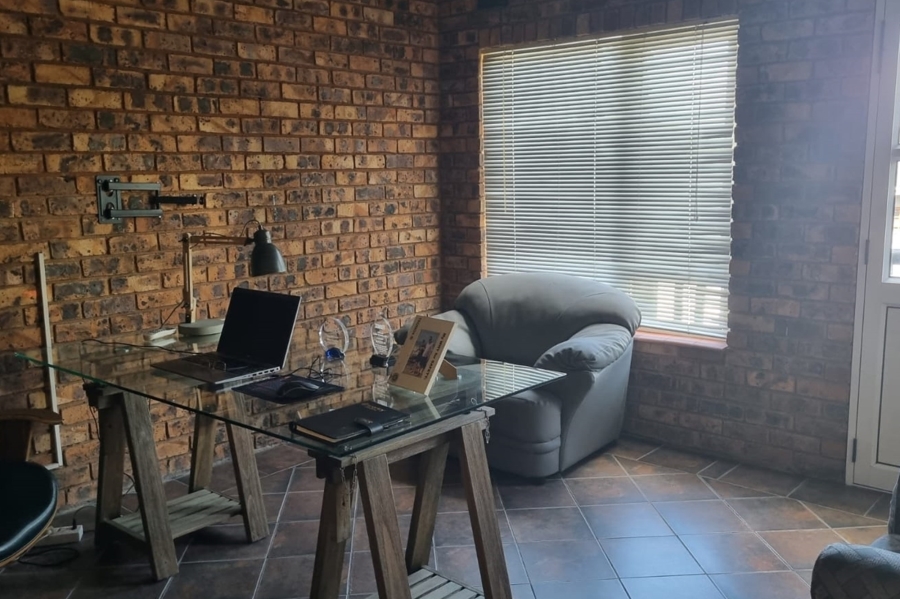 5 Bedroom Property for Sale in Meer En See KwaZulu-Natal