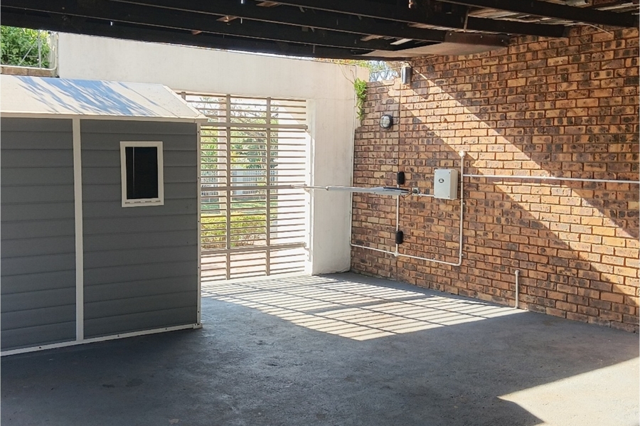 5 Bedroom Property for Sale in Meer En See KwaZulu-Natal