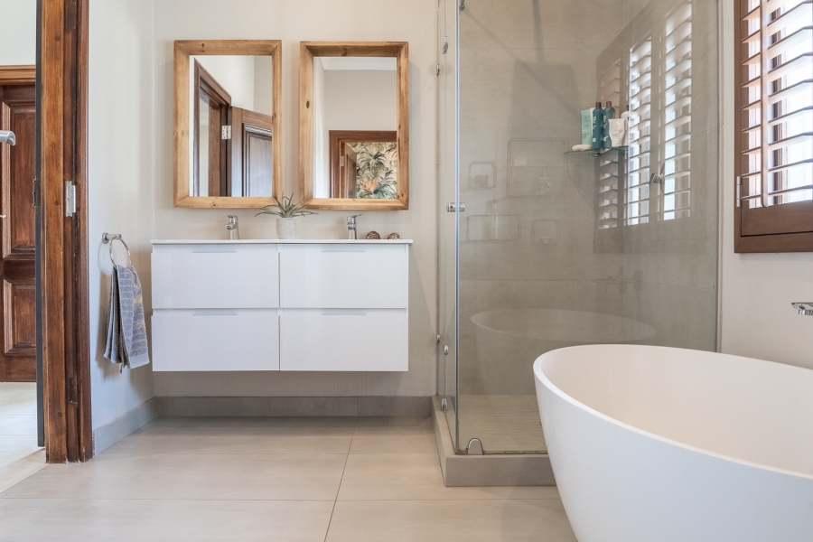 5 Bedroom Property for Sale in Kirtlington Park KwaZulu-Natal