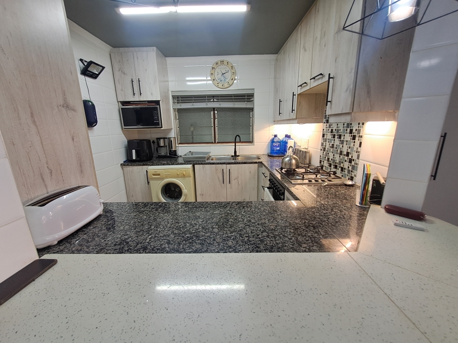 3 Bedroom Property for Sale in Uvongo KwaZulu-Natal