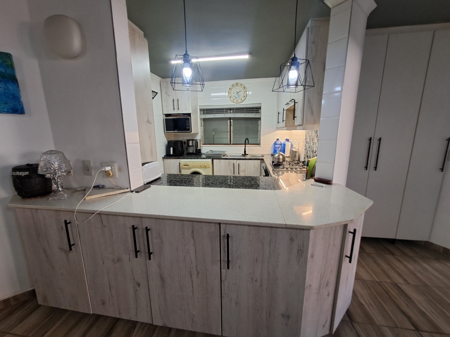 3 Bedroom Property for Sale in Uvongo KwaZulu-Natal