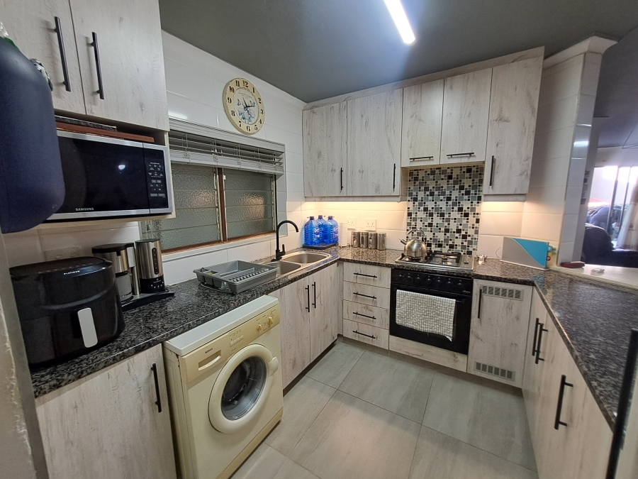 3 Bedroom Property for Sale in Uvongo KwaZulu-Natal