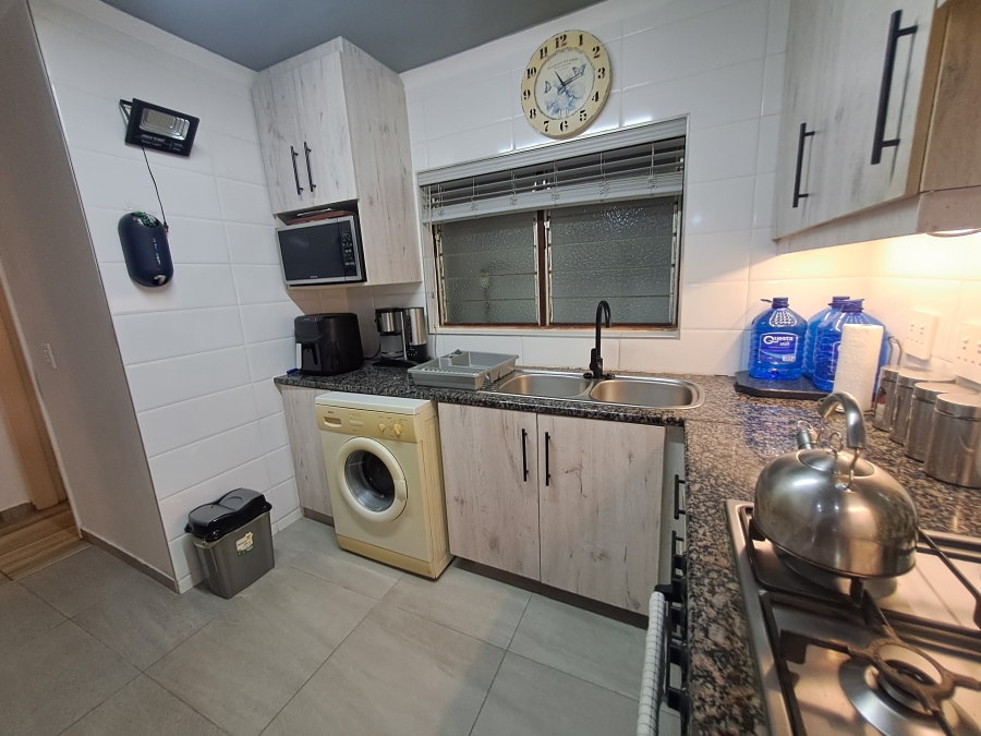 3 Bedroom Property for Sale in Uvongo KwaZulu-Natal