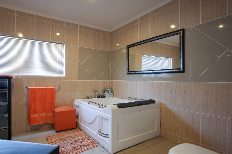 4 Bedroom Property for Sale in Umhlanga KwaZulu-Natal