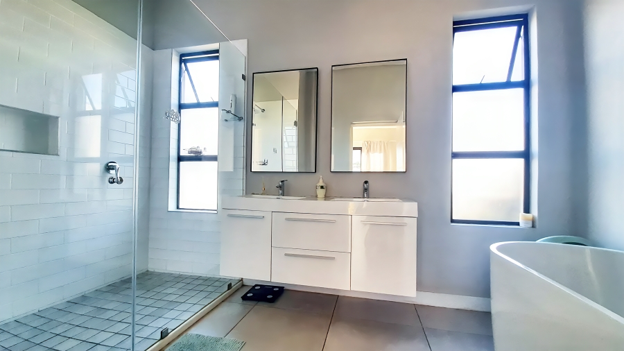 To Let 3 Bedroom Property for Rent in Zululami Coastal Estate KwaZulu-Natal