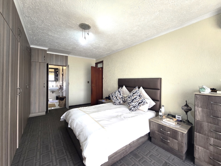 4 Bedroom Property for Sale in Reservoir Hills KwaZulu-Natal