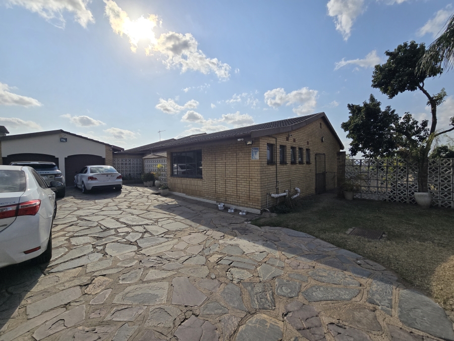 4 Bedroom Property for Sale in Reservoir Hills KwaZulu-Natal