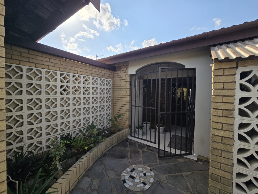 4 Bedroom Property for Sale in Reservoir Hills KwaZulu-Natal
