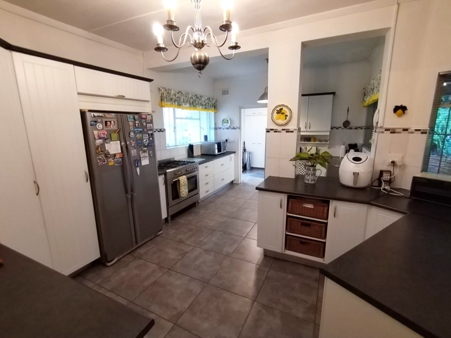 5 Bedroom Property for Sale in Athlone KwaZulu-Natal