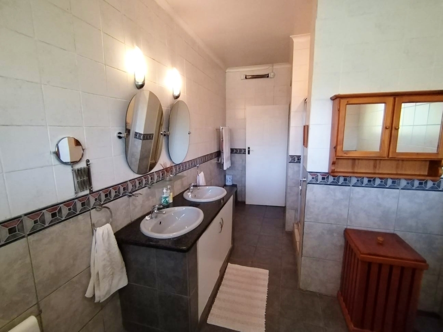 5 Bedroom Property for Sale in Athlone KwaZulu-Natal