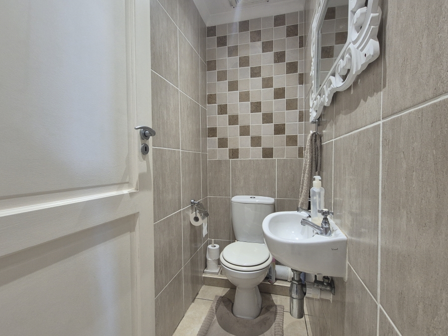 3 Bedroom Property for Sale in Westbrook KwaZulu-Natal