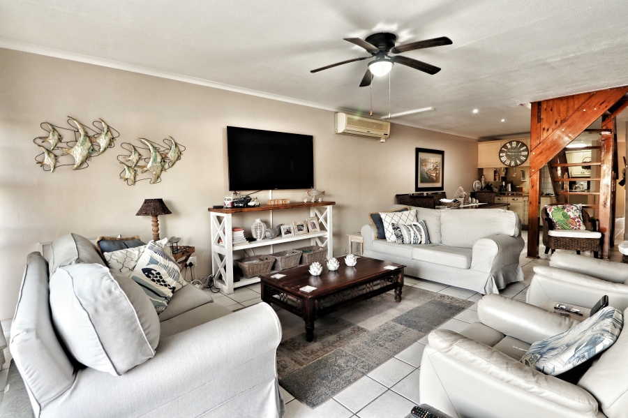 4 Bedroom Property for Sale in Tuzi Gazi KwaZulu-Natal