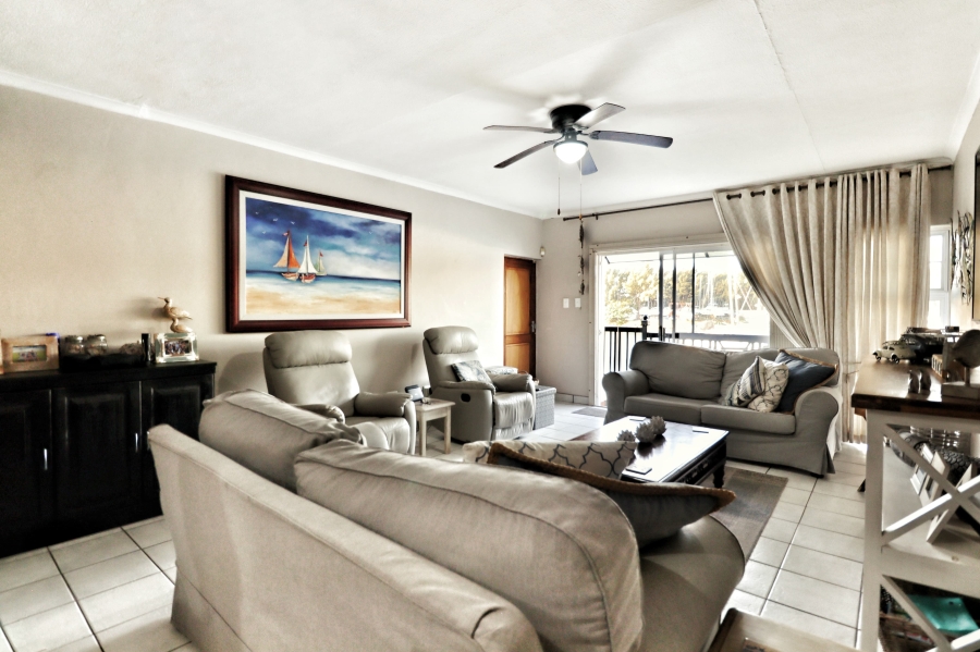 4 Bedroom Property for Sale in Tuzi Gazi KwaZulu-Natal