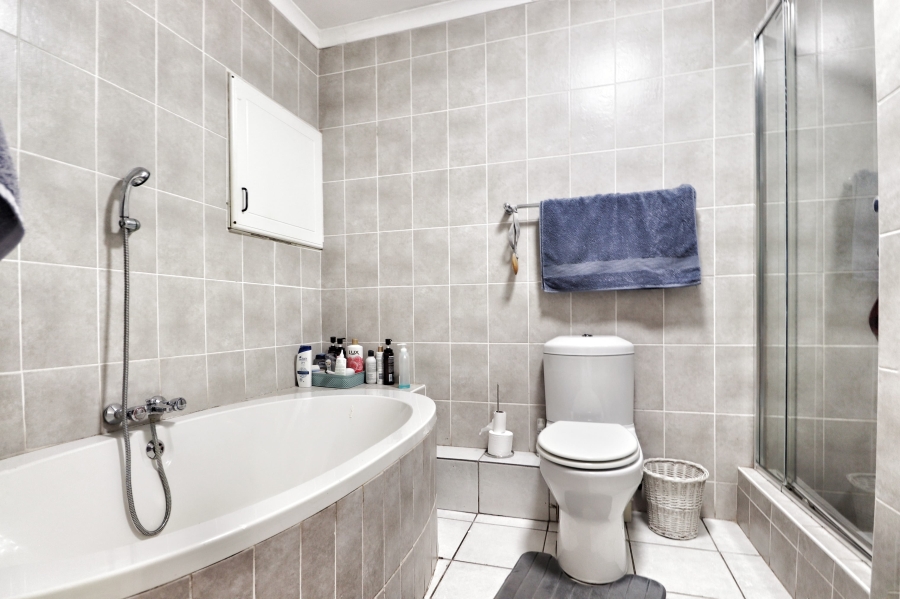 4 Bedroom Property for Sale in Tuzi Gazi KwaZulu-Natal