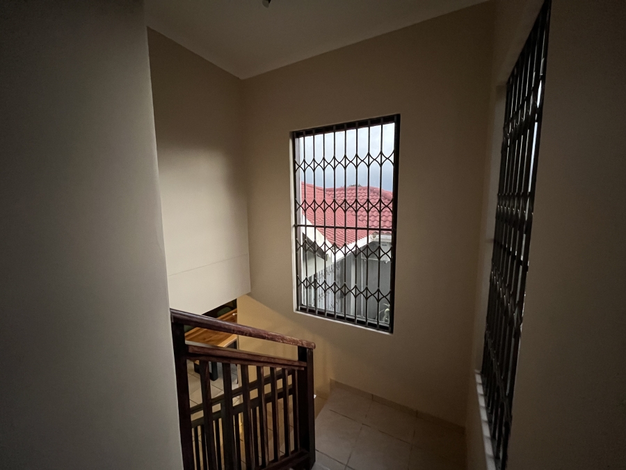 To Let 4 Bedroom Property for Rent in Sheffield Beach KwaZulu-Natal