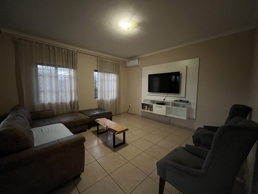 To Let 4 Bedroom Property for Rent in Sheffield Beach KwaZulu-Natal