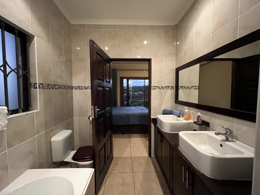 To Let 4 Bedroom Property for Rent in Sheffield Beach KwaZulu-Natal
