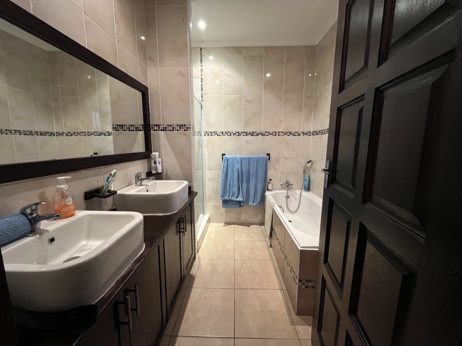 To Let 4 Bedroom Property for Rent in Sheffield Beach KwaZulu-Natal