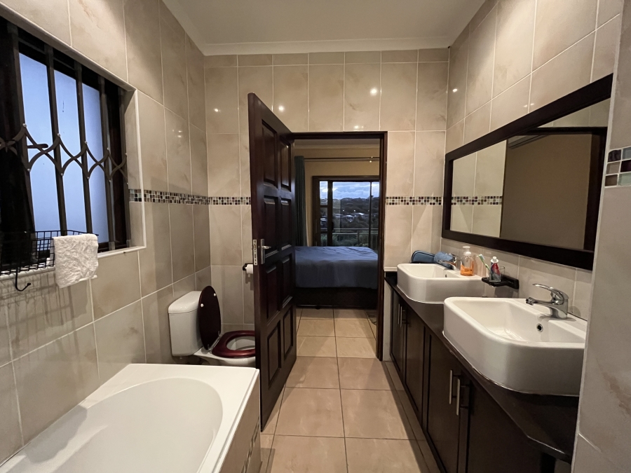 To Let 4 Bedroom Property for Rent in Sheffield Beach KwaZulu-Natal