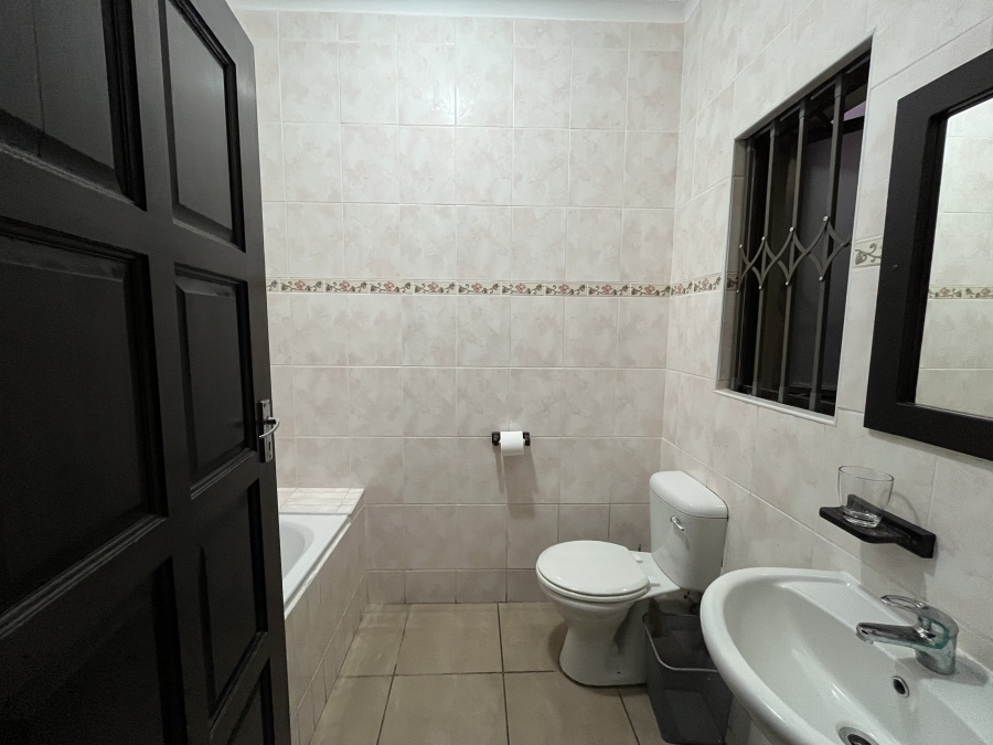 To Let 4 Bedroom Property for Rent in Sheffield Beach KwaZulu-Natal