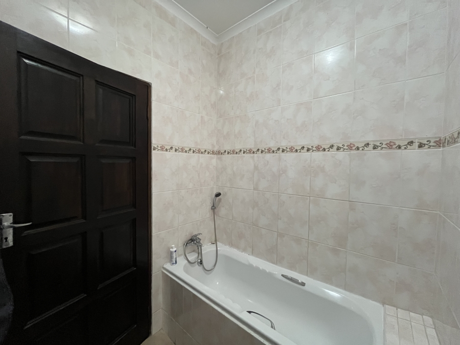 To Let 4 Bedroom Property for Rent in Sheffield Beach KwaZulu-Natal