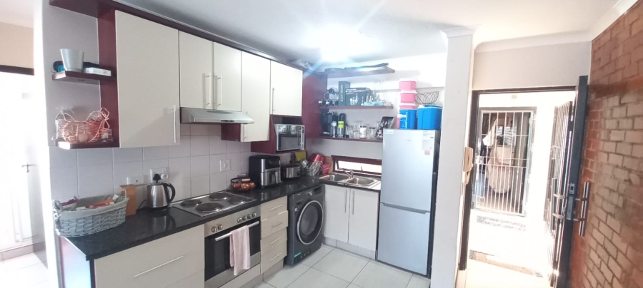 To Let 2 Bedroom Property for Rent in Essenwood KwaZulu-Natal