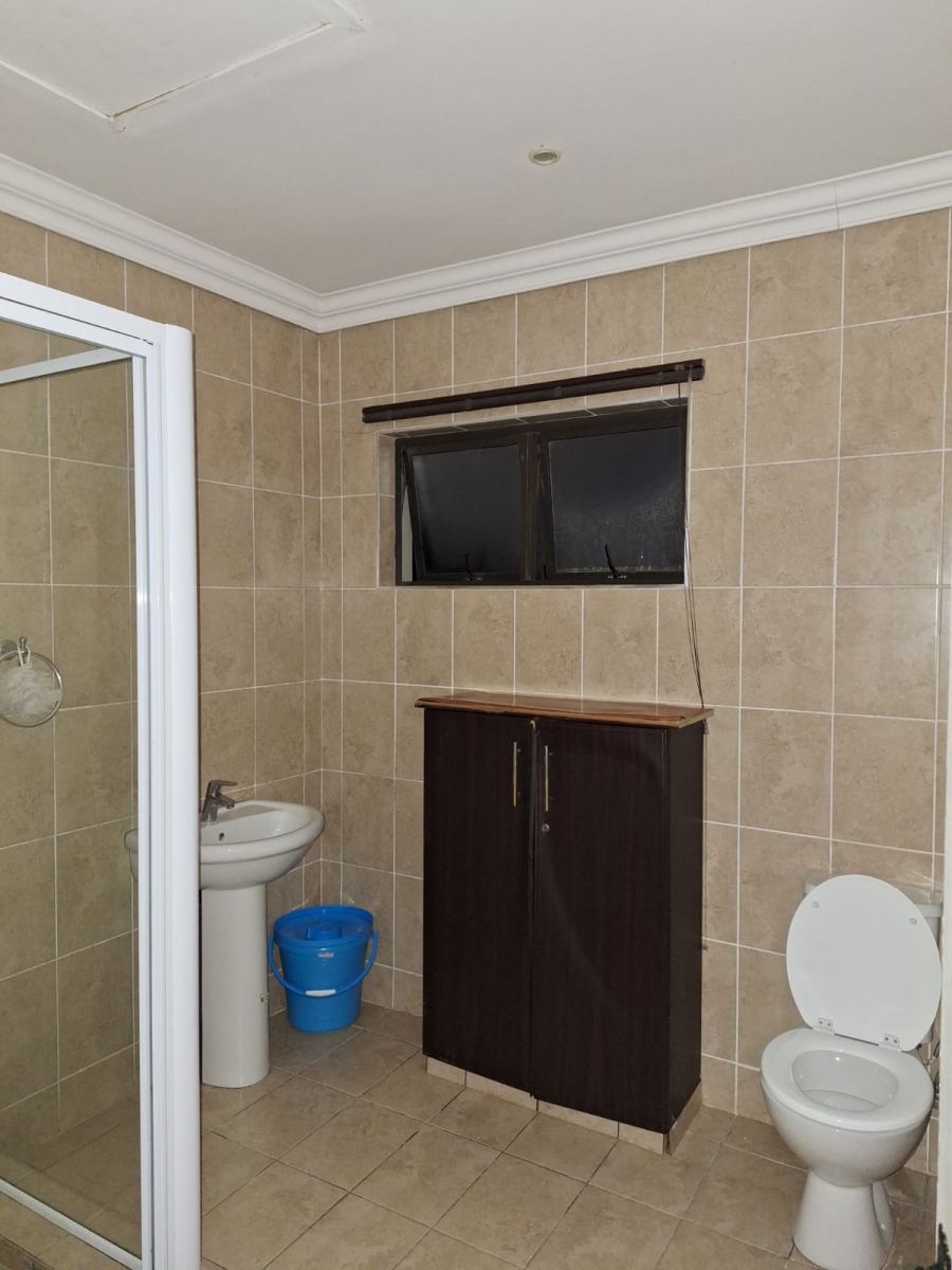 To Let 2 Bedroom Property for Rent in Somerset Park KwaZulu-Natal