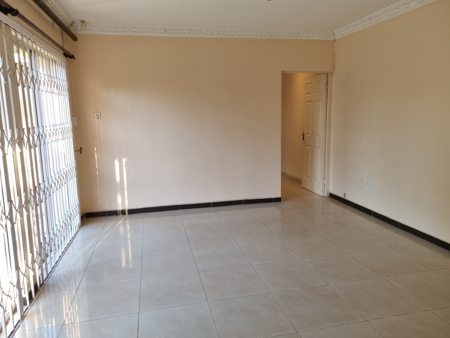 To Let 4 Bedroom Property for Rent in Sunningdale KwaZulu-Natal
