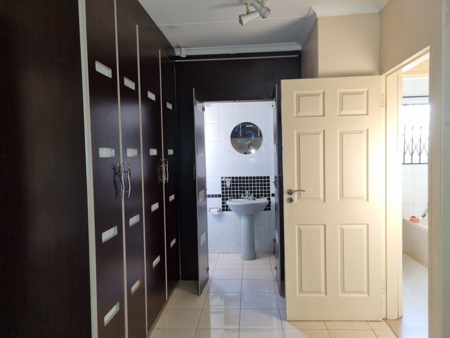 To Let 4 Bedroom Property for Rent in Sunningdale KwaZulu-Natal