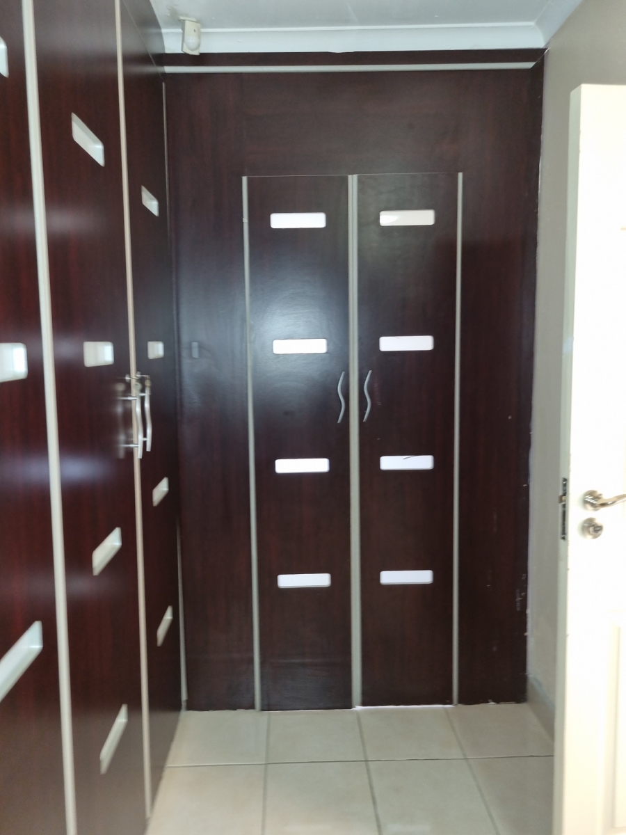 To Let 4 Bedroom Property for Rent in Sunningdale KwaZulu-Natal