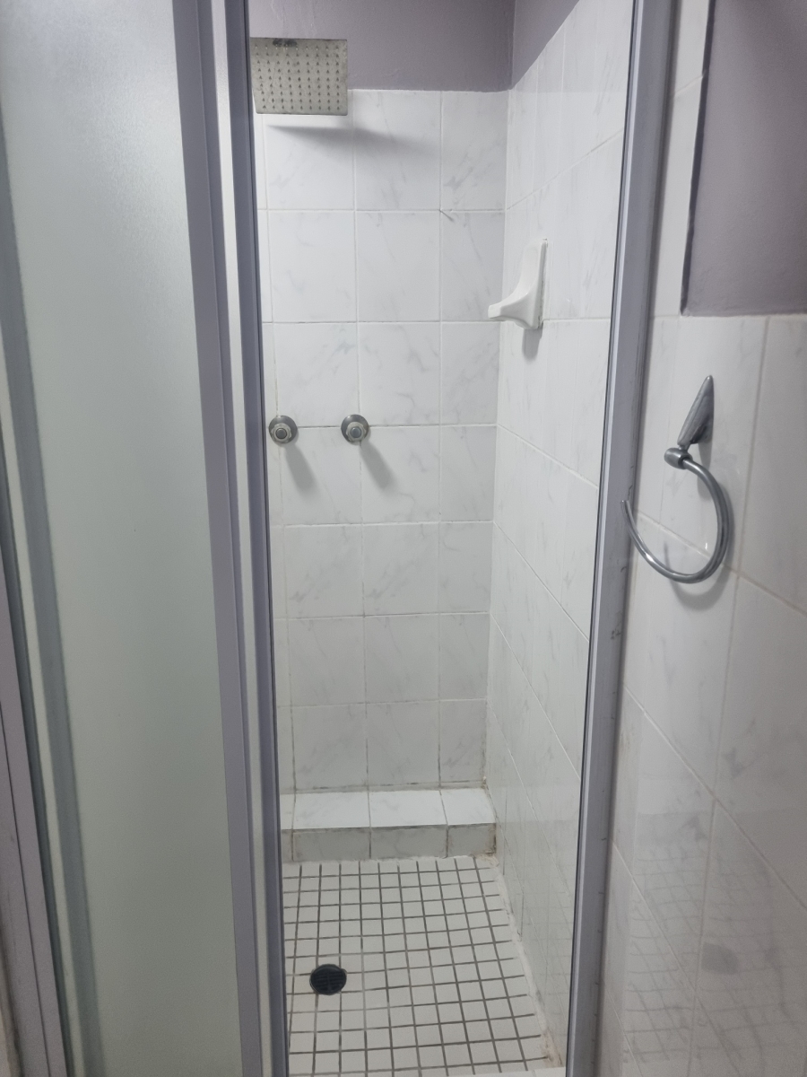 To Let 2 Bedroom Property for Rent in Athlone KwaZulu-Natal
