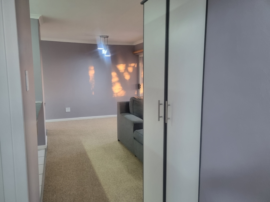 To Let 2 Bedroom Property for Rent in Athlone KwaZulu-Natal