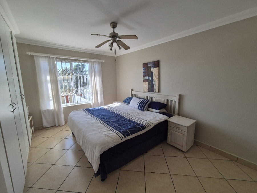 To Let 3 Bedroom Property for Rent in St Michaels On Sea KwaZulu-Natal