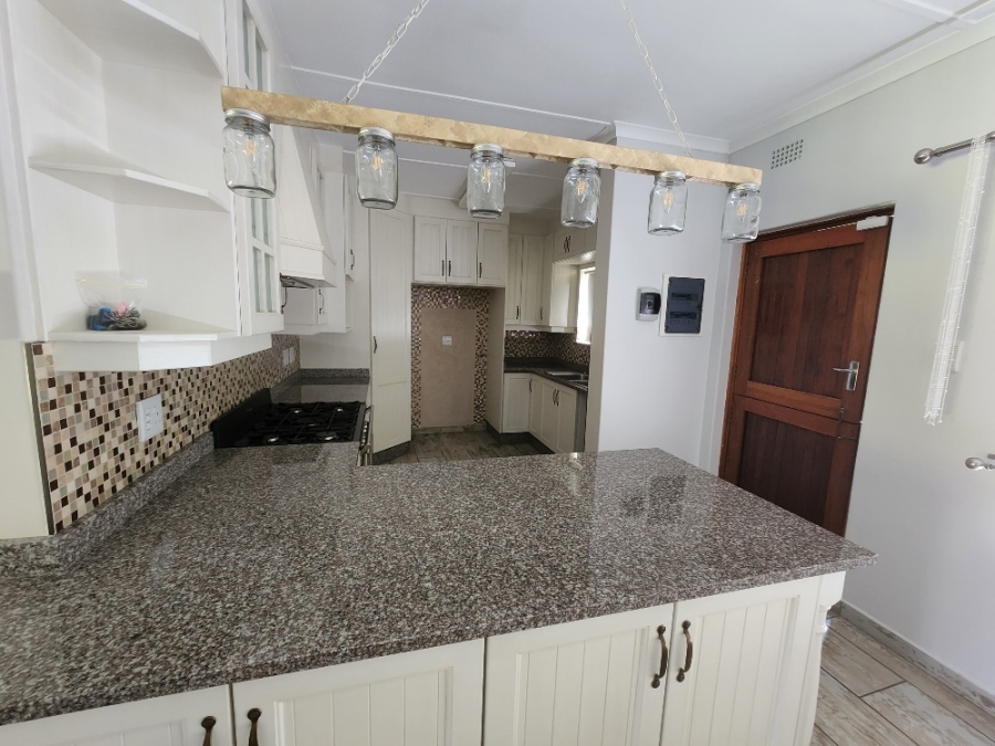 To Let 3 Bedroom Property for Rent in Shelly Beach KwaZulu-Natal