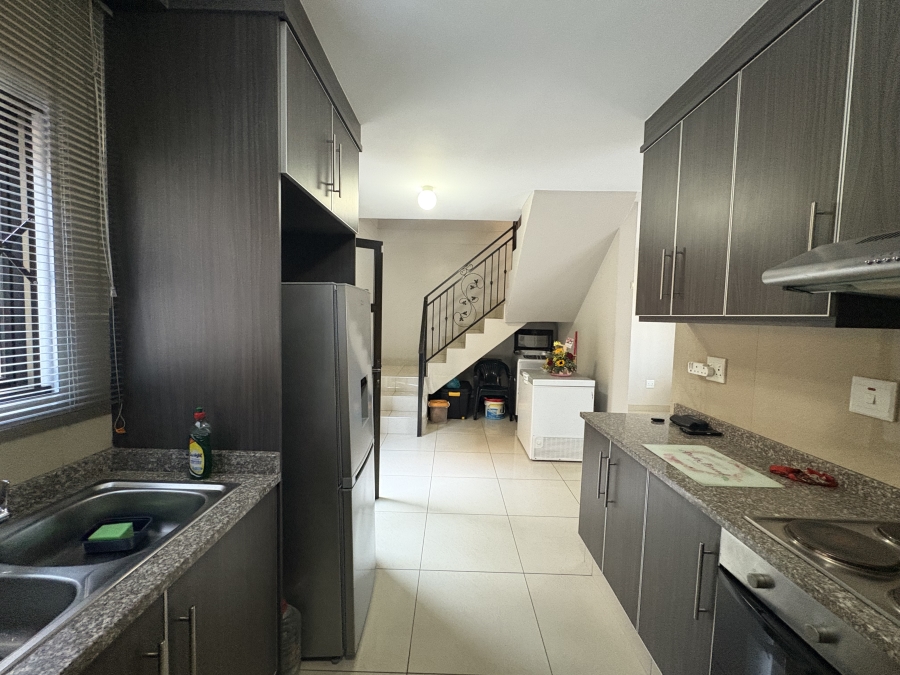 To Let 3 Bedroom Property for Rent in Northcroft KwaZulu-Natal