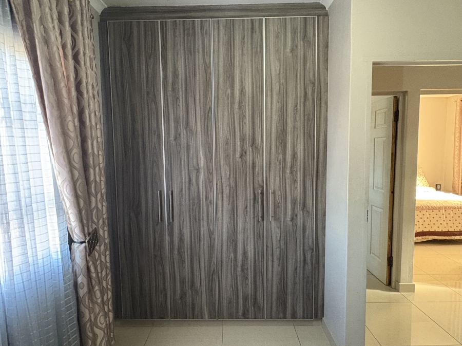 To Let 3 Bedroom Property for Rent in Northcroft KwaZulu-Natal