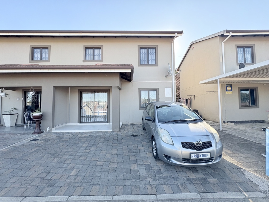 To Let 3 Bedroom Property for Rent in Northcroft KwaZulu-Natal