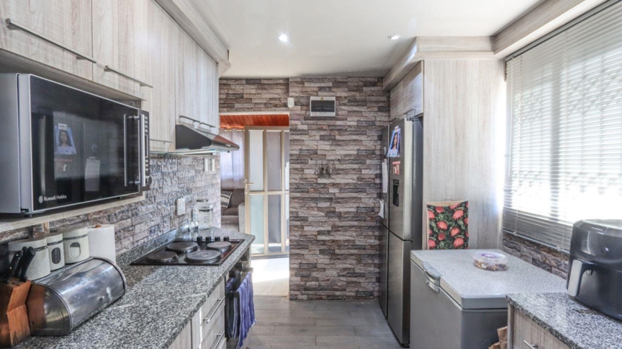 3 Bedroom Property for Sale in Havenside KwaZulu-Natal