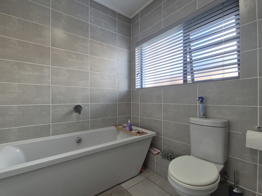 3 Bedroom Property for Sale in Ballitoville KwaZulu-Natal