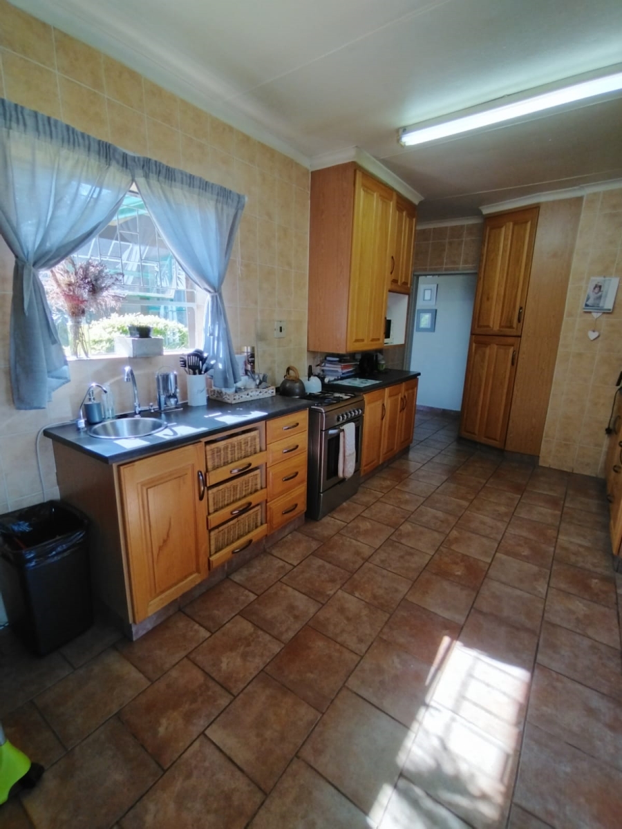 To Let 4 Bedroom Property for Rent in Sunnyridge KwaZulu-Natal