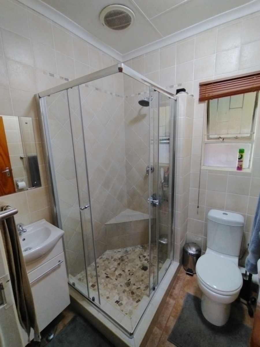 To Let 4 Bedroom Property for Rent in Sunnyridge KwaZulu-Natal