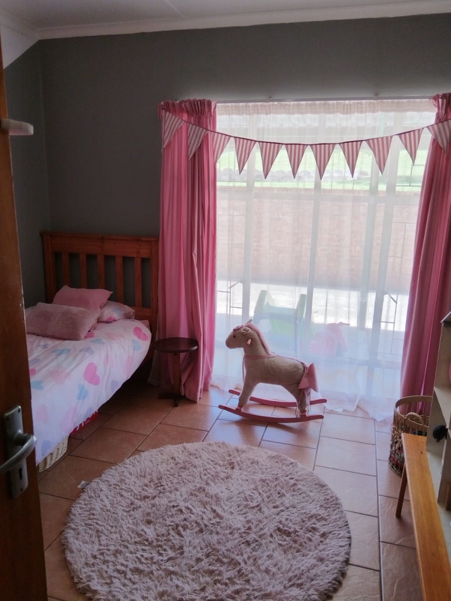 To Let 4 Bedroom Property for Rent in Sunnyridge KwaZulu-Natal
