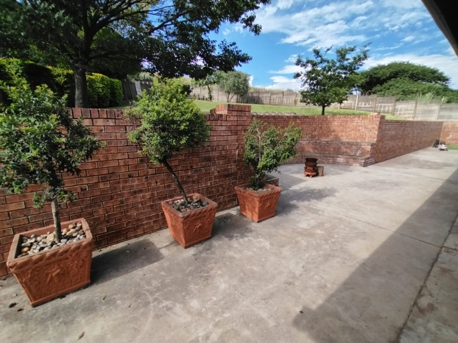 To Let 4 Bedroom Property for Rent in Sunnyridge KwaZulu-Natal