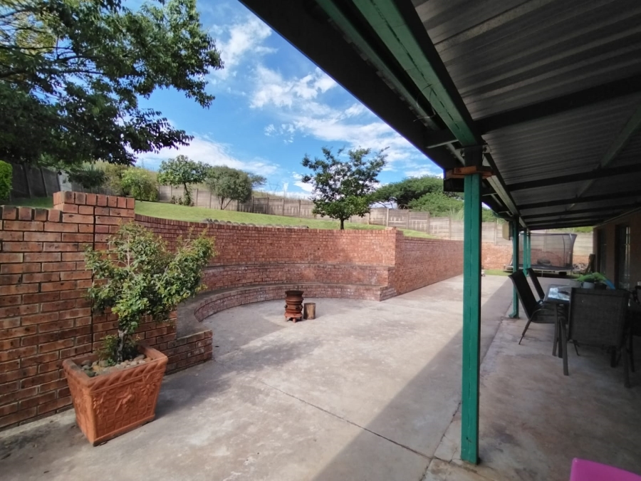 To Let 4 Bedroom Property for Rent in Sunnyridge KwaZulu-Natal