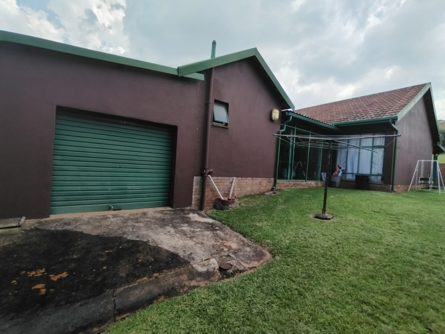 To Let 4 Bedroom Property for Rent in Sunnyridge KwaZulu-Natal